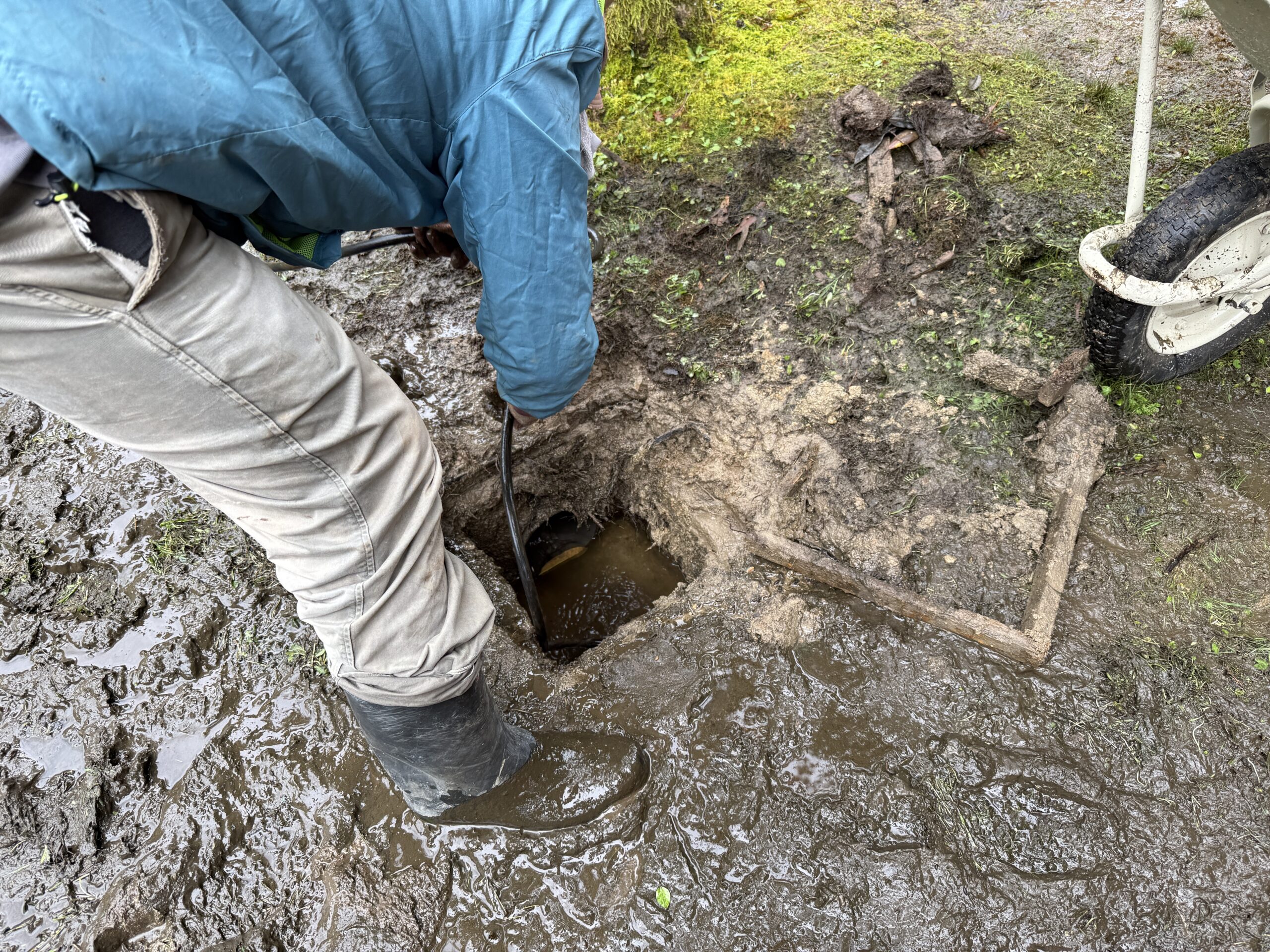 きぼう建設 | 高野山　金剛三昧院　多宝塔周囲排水管調査